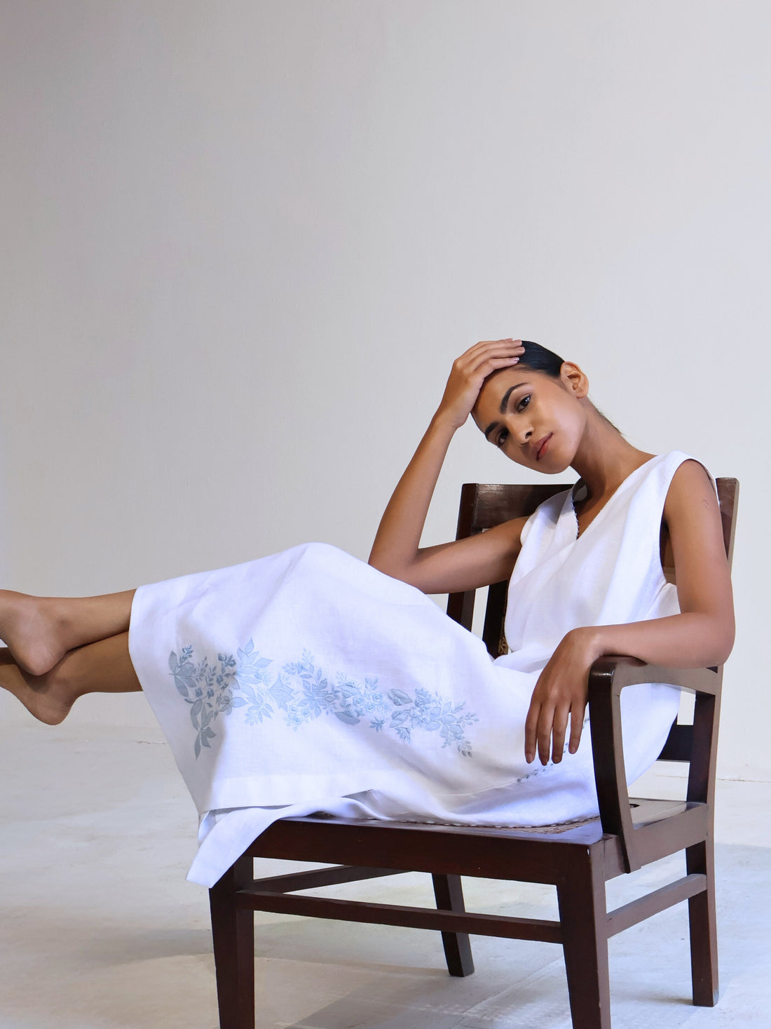 APPLIQUE DRESS