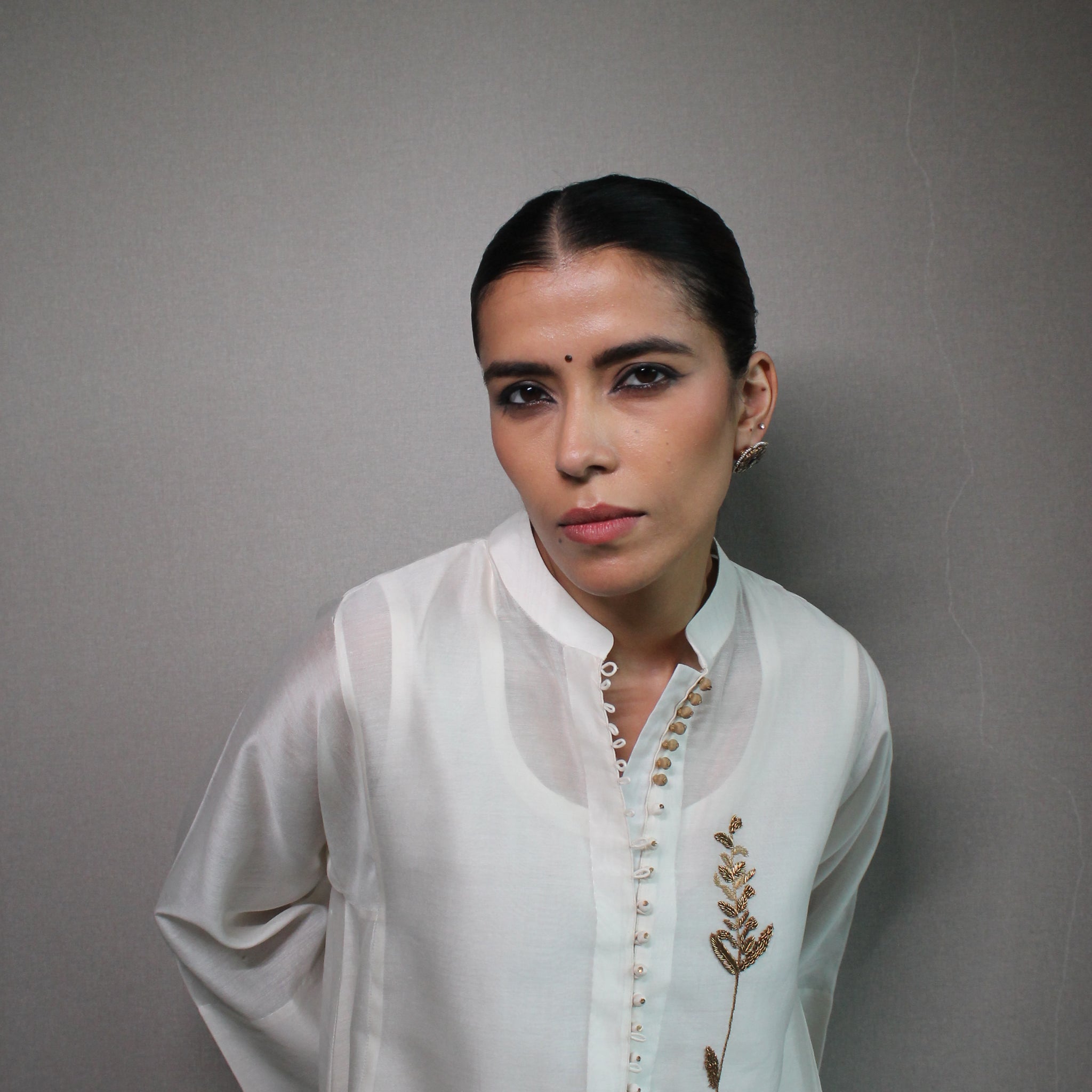 CHANDERI KURTA SET WITH FLORAL MOTIFS