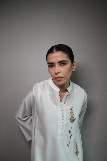 CHANDERI KURTA SET WITH FLORAL MOTIFS