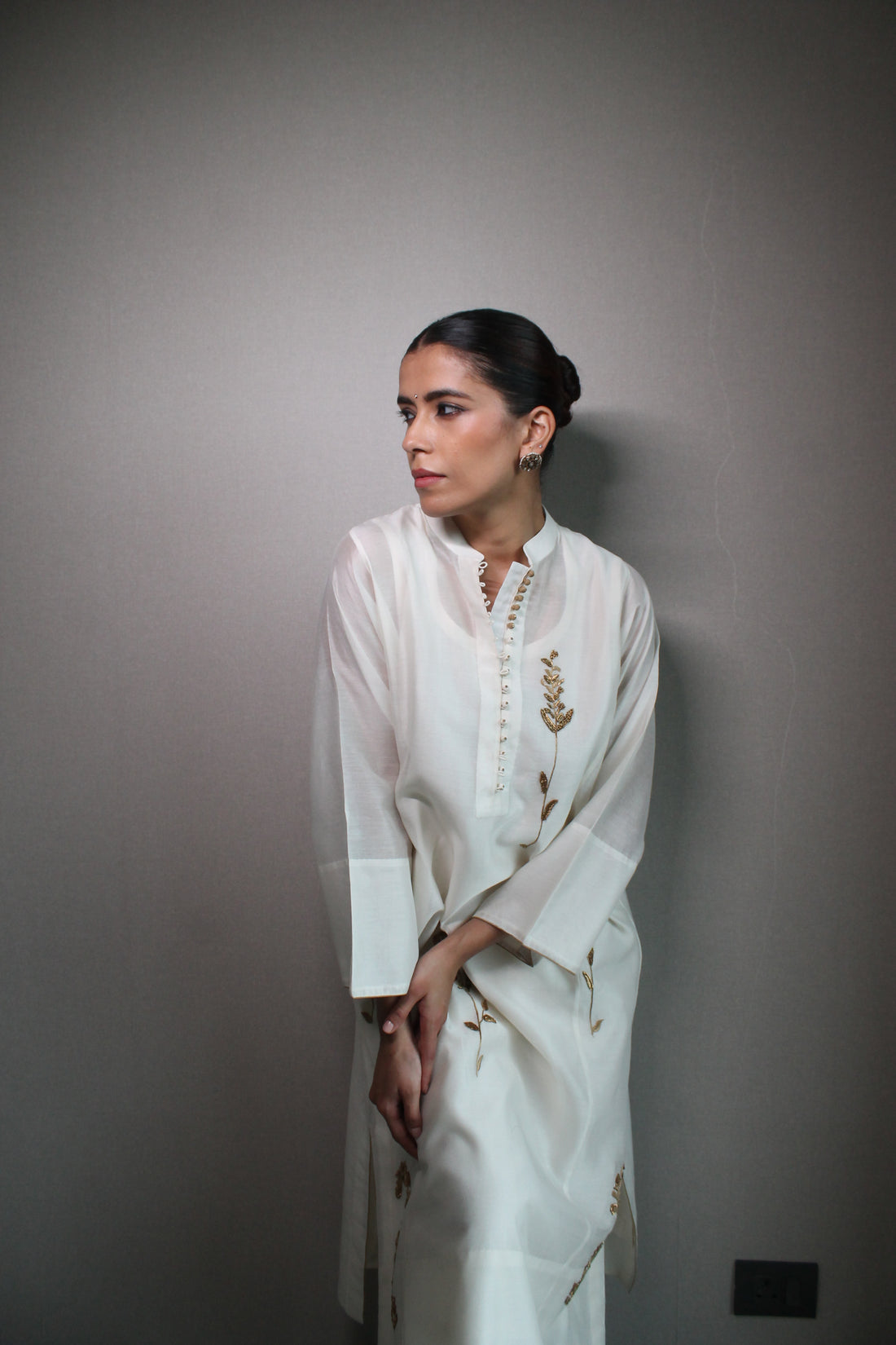 CHANDERI KURTA SET WITH FLORAL MOTIFS